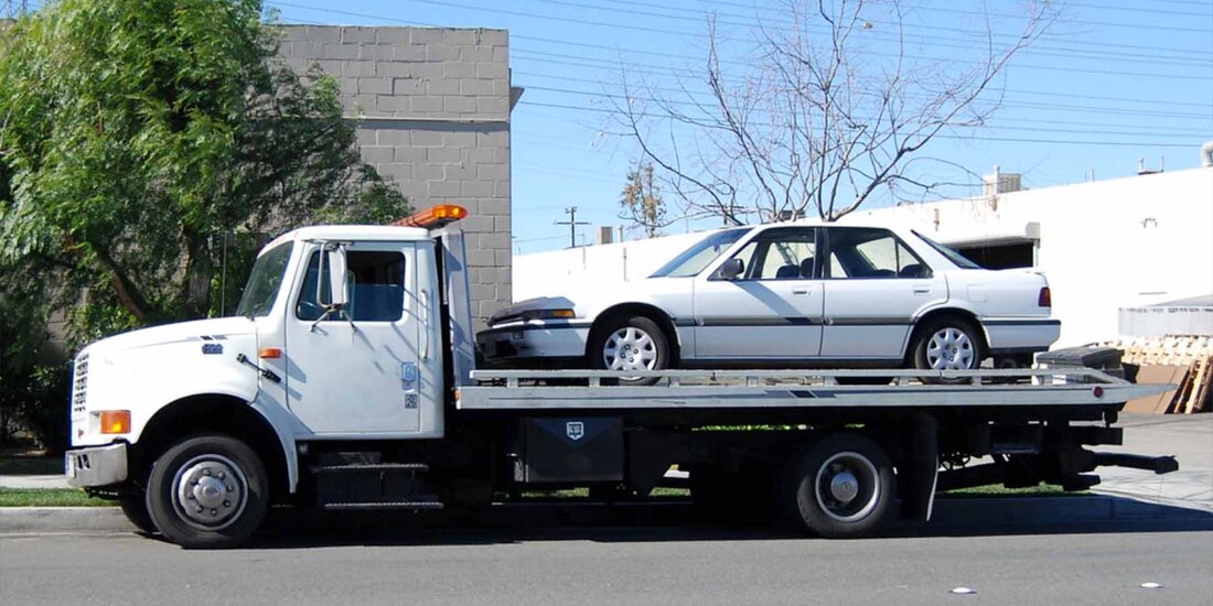 Towing in Elgin, Illinois